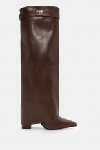 Кафяво Тъмно