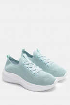 Светло синьо