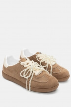 Бежово-Тъмно